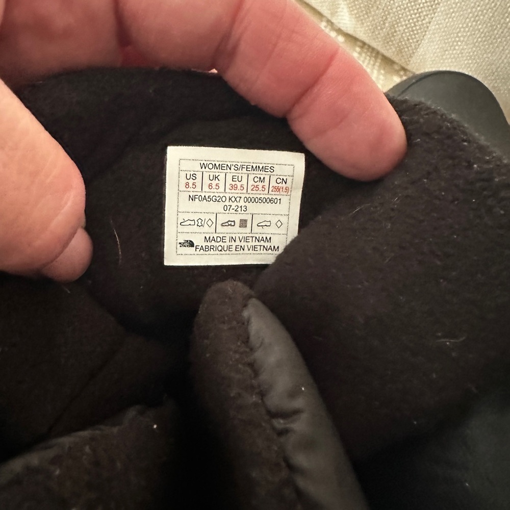 Excellent Women’s North Face Snow Boots 8.5 - Picture 4 of 12